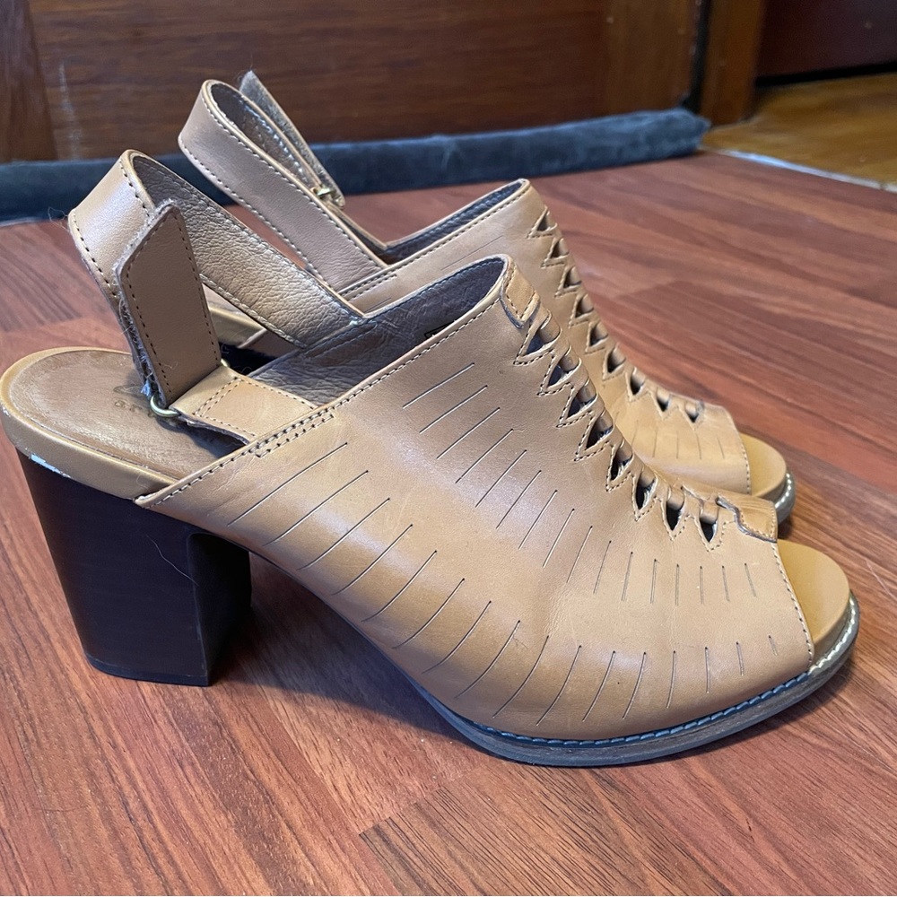 Brown Leather Peep-Toe Clark’s - Women’s 9.5